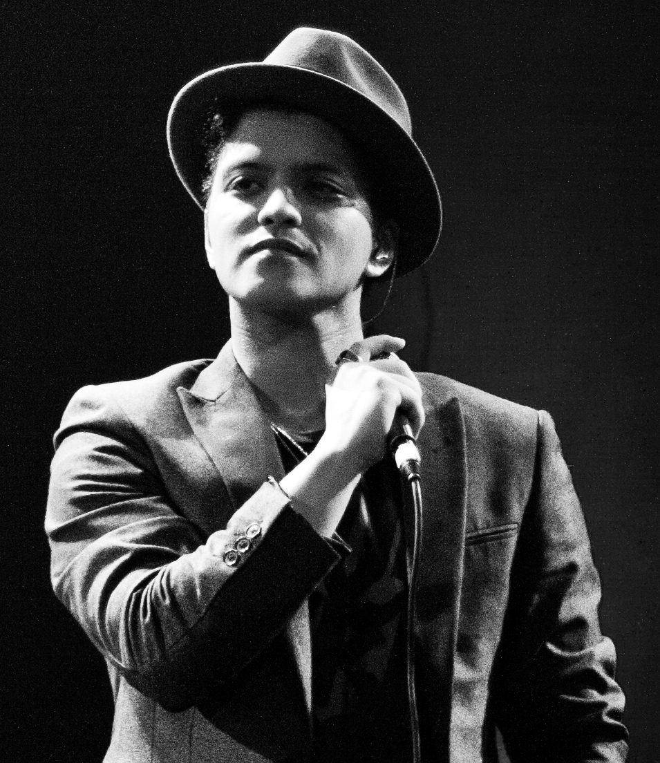 Bruno Mars facts: Singer's age, height, girlfriend, family and more  revealed - Smooth